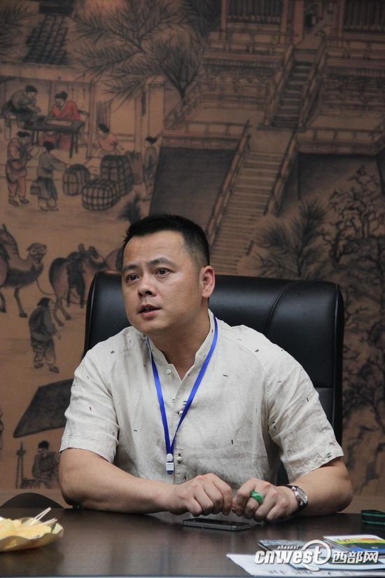 深交所上市亿万28总经理薛长煌答记者问